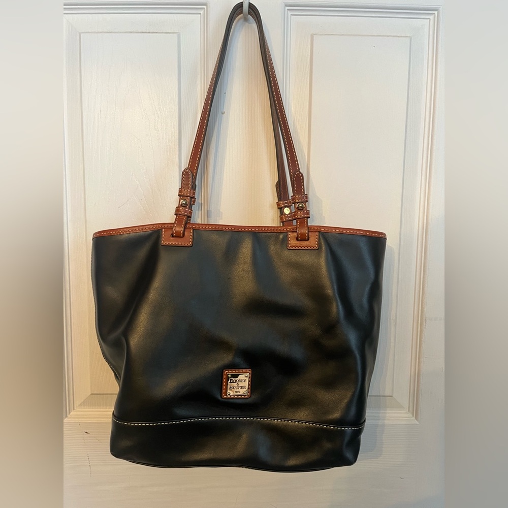 Dooney and Bourke tote bag